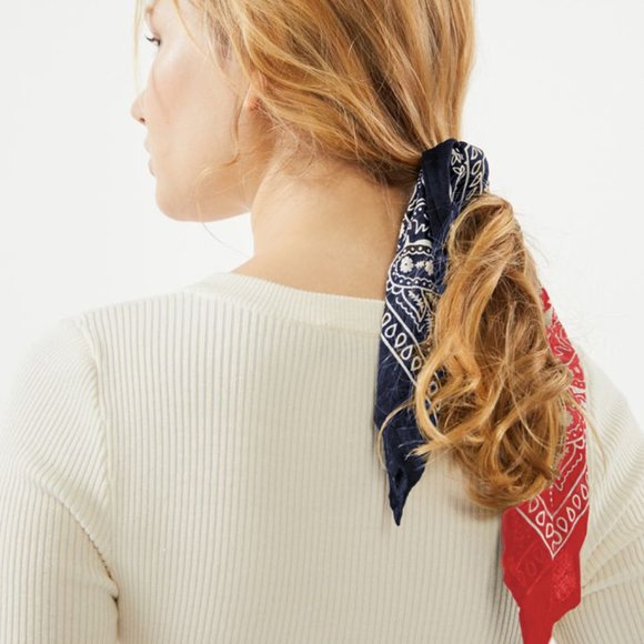 Red blue diagonal paisley print cotton bandana - Picture 2 of 4